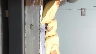 偷吃女友的好闺蜜! 弹跳出来奶子不比女友来的差