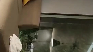 成熟的女同性恋沉迷于硬核的屁股指交和舔