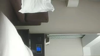 走遍全国探花 酒店和两个小妹一起约会~打牌输了直接操一波!!