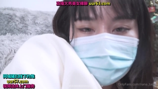 站壁少女快速完事后 马上穿衣服準备接下一单\