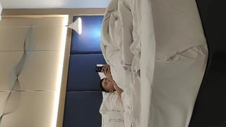 哈尔滨主播花见女巫展示爱心奶跳蛋潮喷淫水四溅