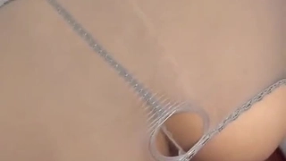 好姐姐骚妹妹诱人的姐妹花颜值不错激情大秀直播，全程露脸跟狼友互动撩骚听指挥，揉奶玩逼道具插洗澡诱惑