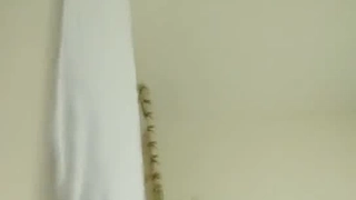 与年轻的大学女孩在POV中进行懒散的口交和性爱