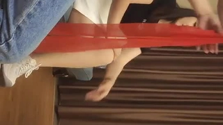 脱下唐服美少女用柔软的小手和小脚为寂寞的男人服务最后还射了
