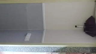留美大眼妹李美静寓所被样子很沧桑的洋小伙干到嗷嗷叫小伙腿上还纹着几个中文