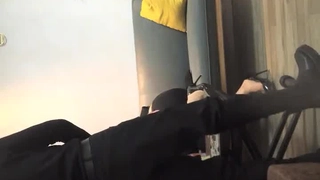 【自拍】约啪极品清纯靓妹外围女，笑起来甜甜的，被插时候还有点害羞捂著脸