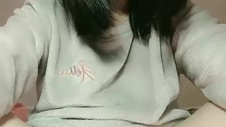 高颜值妹子情趣制服诱惑水水直流