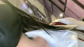 性爱姿势教学户外情侣激情啪啪直播，全程露脸骚女给狼友看，口交大鸡巴燃情小树林